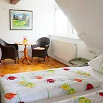Zur Krone Casa de hóspedes Windelsbach
