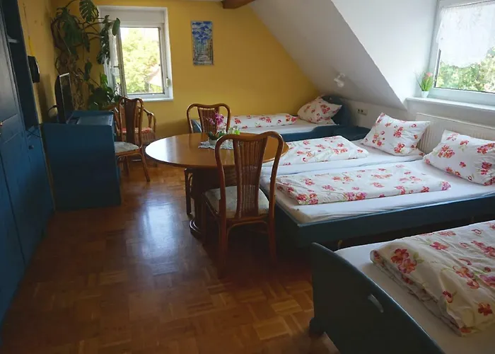 Zur Krone Pensjonat 3*